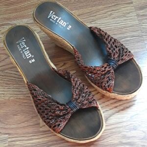 Vertan brown woven leather and rattan wedges. Size 6